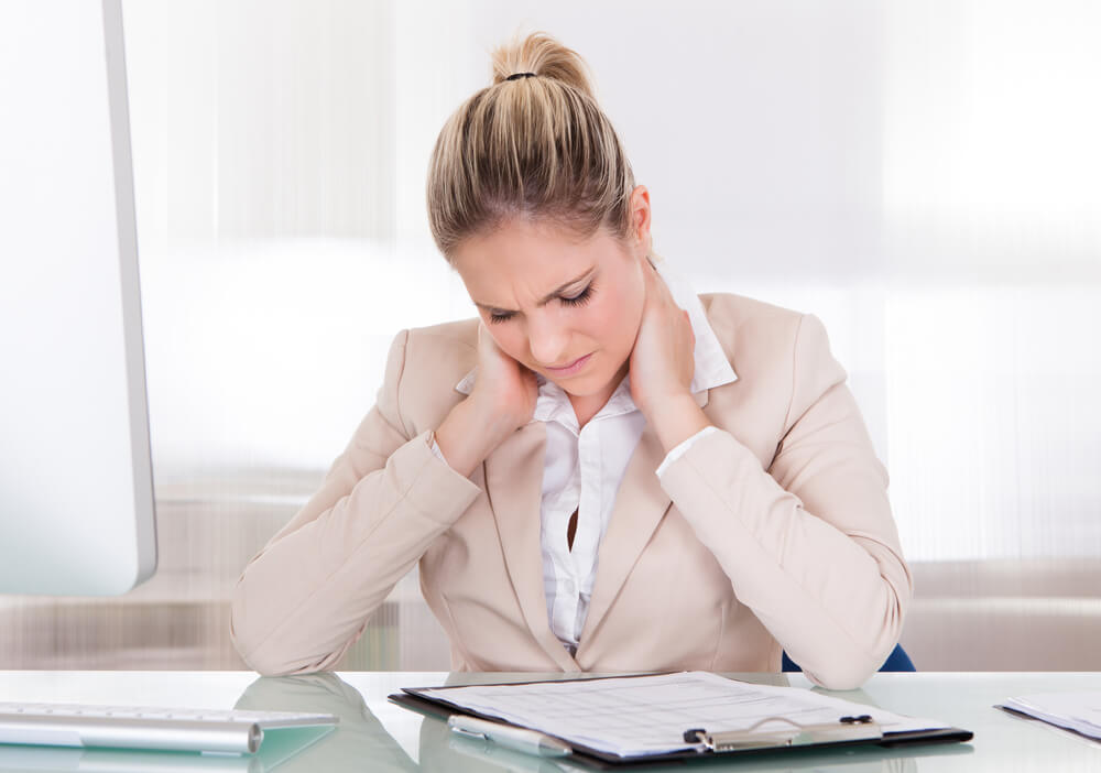 Have you had a stiff neck for weeks? Try these nonsurgical methods shutterstock 146647892 stiff neck for weeks